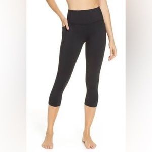 Zella Live In High Waist Pocket Crop Leggings - Large